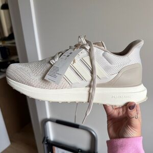 Adidas Men’s Cream Dreamstrike Sneakers